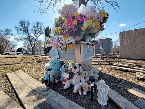 Katlyn Streilein / Winnipeg Free Press
Jordyn Reimer's memorial site
Reimer was killed by an alleged drunk driver at the intersection of Bond Street and Kildare Avenue West at about 2:20 a.m. Sunday.
Winnipeg Free Press 2022 