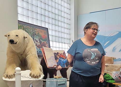 Robin Stewart from the Western Manitoba Regional Library reads Fox on the Ice by Tomson Highway at the Brandon General Museum and Archives' BJ Hales Natural History Gallery on Sat., March 2. (Photos by Miranda Leybourne/The Brandon Sun)