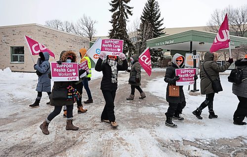 RUTH BONNEVILLE / FREE PRESS

Local - Healthcare workers strike

Healthcare workers start picketing outside 1010 Sinclair street during the largest health care strike in Manitoba in over a decade.  

The 160 health care support workers officially on strike picket outside Ten Ten Sinclair Inc., a non-profit organization supporting people living with disabilities and other challenges and receives funding from the WRHA.


March 6th , 2024
 