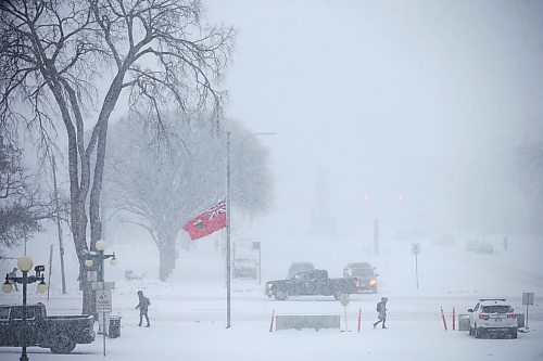 MIKAELA MACKENZIE / FREE PRESS

Pedestrians and cars navigate snowy conditions on Broadway on Wednesday, March 6, 2024. 


Standup.