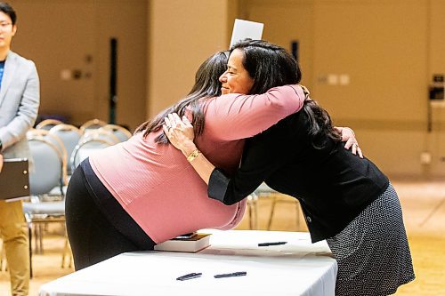 MIKAELA MACKENZIE / FREE PRESS

Cynthia Apetagon (left) hugs Jody Wilson-Raybould, former Minister of Justice and Attorney General of Canada, after the 2024 Knight Lecture at the University of Manitoba on Thursday, March 7, 2024.

Standup.
