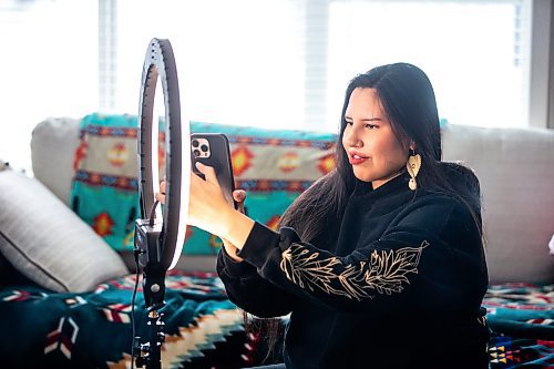 MIKAELA MACKENZIE / FREE PRESS

Michelle Chubb, aka Instagram/Tik Tok influencer Indigenous Baddie, in her home on Thursday, March 7, 2024. Chubb, who is in her mid-20s, posts on about her life as a mother and her work as an activist educating people on Indigenous values and culture. 


For AV story.