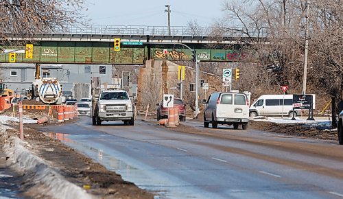 MIKE DEAL / FREE PRESS
Reports are that six vehicles all suffered tire damage from the same pothole in northbound Archibald's curb lane approaching Mission recently.
See Chris Kitching story
240311 - Monday, March 11, 2024.