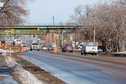 MIKE DEAL / FREE PRESS
Reports are that six vehicles all suffered tire damage from the same pothole in northbound Archibald's curb lane approaching Mission recently.
See Chris Kitching story
240311 - Monday, March 11, 2024.