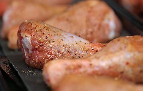 Spiced chicken legs ready for cooking are on display at the newly renovated Sobeys West in Brandon. (Matt Goerzen/The Brandon Sun)