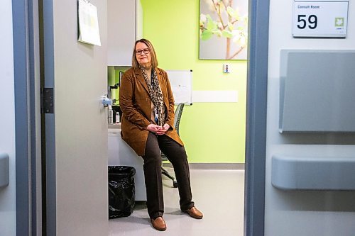 MIKAELA MACKENZIE / FREE PRESS

Dr. Carrie Lionberg, a clinical psychologist working in women's mental health, in a patient consult room at the HSC Women&#x573; Hospital in Winnipeg on Thursday, March 14, 2024.  

For Jen story.