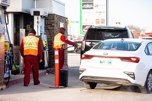 MIKAELA MACKENZIE / FREE PRESS

Employees turn customers away at the Northgate Domo gas station, which ran out of regular gas (but still had premium available at the time of shooting), in Winnipeg on Wednesday, March 20, 2024. 

For Gabby story.
