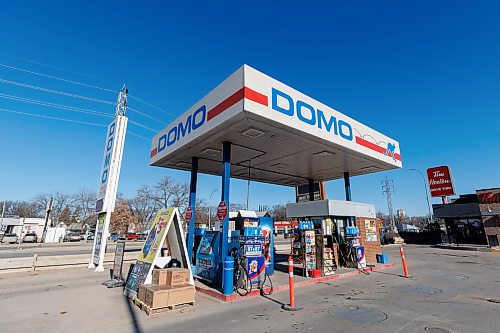 MIKE DEAL / WINNIPEG FREE PRESS
The Domo at Pembina and Grant is closed due to lack of gasoline.
240321 - Thursday, March 21, 2024.