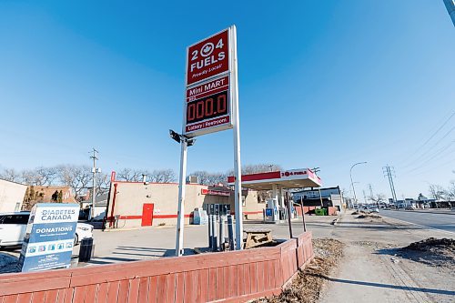 MIKE DEAL / WINNIPEG FREE PRESS
The 204 Fuels gas station at 465 Pembina is closed due to lack of gasoline.
240321 - Thursday, March 21, 2024.