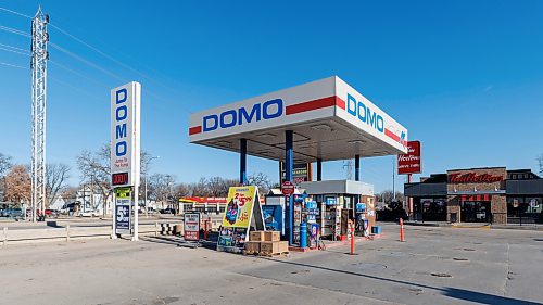 MIKE DEAL / WINNIPEG FREE PRESS
The Domo at Pembina and Grant is closed due to lack of gasoline.
240321 - Thursday, March 21, 2024.