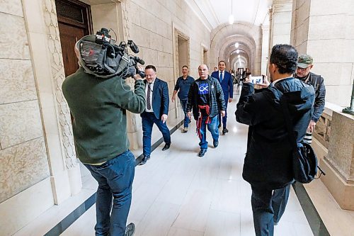 MIKE DEAL / WINNIPEG FREE PRESS
Edward Ambrose (centre) and Richard Beauvais (left) walk with Premier Wab Kinew after he offered an apology Thursday afternoon in the Manitoba Legislative Building.
Edward Ambrose and Richard Beauvais were born on the same day at the same hospital in Arborg in 1955. The babies were sent home with the wrong families, and the error didn&#x2019;t come to light until more than six decades later via at-home ancestry DNA tests.
240321 - Thursday, March 21, 2024.