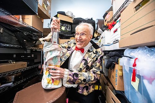 MIKAELA MACKENZIE / FREE PRESS

Performer Al Simmons takes his 1997 Juno award out of its quilted bag in his storage room on Thursday, March 21, 2024. 

For arts story.