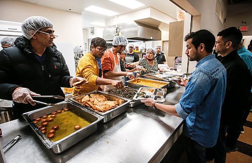 JOHN WOODS / FREE PRESS
Food is served at Holi celebrations at the Hindu Temple on St Anne&#x2019;s in Winnipeg Sunday, March 24, 2024. 

Reporter: Ramona