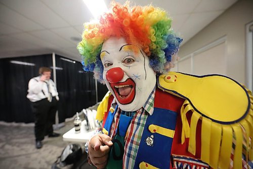 Doodles the Clown mugs for the camera between shows while visiting the Pioneer Lounge during the first day of the Royal Manitoba Winter Fair on Monday. (Matt Goerzen/The Brandon Sun)