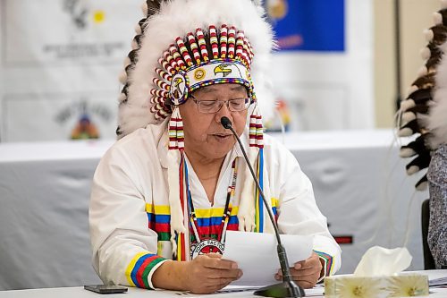 BROOK JONES / FREE PRESS
Keewatin Tribal Council Grand Chief Walter Wastesicoot reads a KTC declaration towards self determination during a media conference at the Victoria Inn in Winnipeg, Man., Thursday, March 28, 2024. Eleven first nations are affiliated under the KTC.