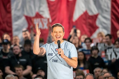 BROOK JONES / FREE PRESS
Conservative Party of Canada Leader Pierre Poilievre talks to a large crowd of supporters during his 'Spike the Hike - Axe the Tax' rally at the RBC Convention Centre in Winnipeg, Man., Thursday, March 28, 2024.