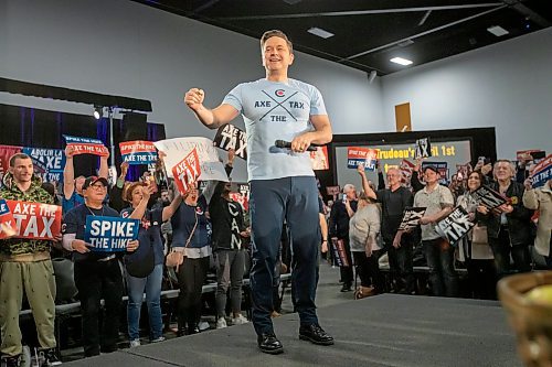 BROOK JONES / FREE PRESS
Conservative Party of Canada Leader Pierre Poilievre pumps up the crowd of supporters during his 'Spike the Hike - Axe the Tax' rally at the RBC Convention Centre in Winnipeg, Man., Thursday, March 28, 2024.