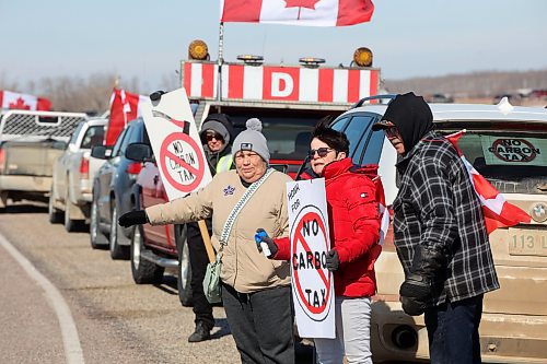 01042024
Protesters greet passing traffic while parked along the shoulder of the westbound lanes of the Trans-Canada Highway at the Manitoba-Saskatchewan border during nationwide protests against the federal carbon tax on Monday. (Tim Smith/The Brandon Sun)