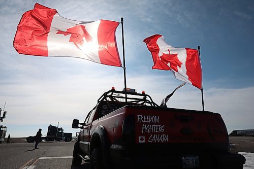 01042024
Protestors from Manitoba and Saskatchewan sit parked near the Trans Canada Highway at the Manitoba/Saskatchewan border, many with placards and waving to passing traffic, while taking part in the nation-wide protests against the federal carbon tax, which rose 23% Monday.
(Tim Smith/The Brandon Sun)