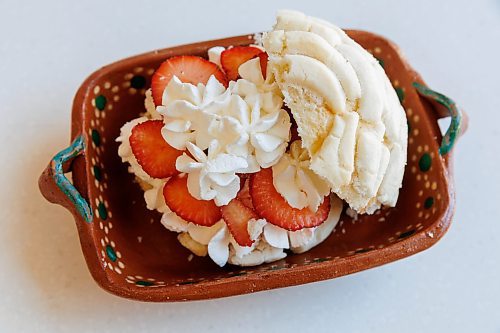 MIKE DEAL / WINNIPEG FREE PRESS
“Upgrade” Conchas, a traditional Mexican sweet bread roll.
Brenda Hernández opened La Panaderia (218 Princess St), a Latin bakery in the Exchange, earlier this year after a decade of working in various local bakeries and food establishments.
See Eva Wasney story
240325 - Monday, March 25, 2024.