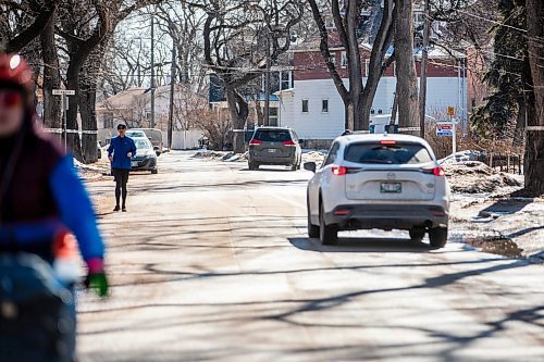 MIKAELA MACKENZIE / FREE PRESS

Cars, pedestrians, and cyclists on Wolseley Avenue on Wednesday, April 3, 2024. A city report calls to make Wolseley Avenue a permanent neighbourhood greenway, which means it&#x2019;s speed will drop to 30 km/h, year round, seven days a week.

For Joyanne story.
