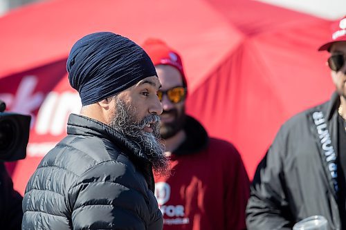 BROOK JONES / FREE PRESS
Canada's NDP Leader Jagmeet Singh meets with Griffin Wheel Company workers, Unifor Local 144, while they are on the picket line fighting for fair benefits and pensions at this train wheel manufacturing plant in Winnipeg, Man., Thursday, April 4, 2024.