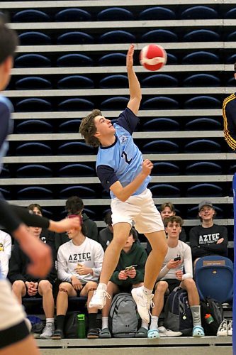 Right side Griffin Zilkey a left side ball during the semifinals of Brandon Volleyball Club's home 16U tournament at the Healthy Living Centre on Sunday. (Thomas Friesen/The Brandon Sun)