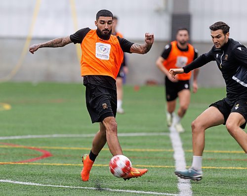 MIKE DEAL / FREE PRESS
Valour FC attacker Shaan Singh Hundal during training at the Winnipeg Soccer South Complex Monday morning.
240408 - Monday, April 08, 2024.