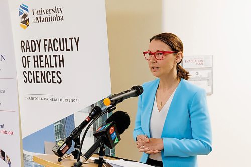 MIKE DEAL / FREE PRESS
Dr. Nancy Porhownik, co-section head of respirology, University of Manitoba, speaks during a joint announcement by the University of Manitoba and Misericordia Health Centre, at the Sleep Disorder Centre in the Misericordia Health Centre Tuesday, regarding a new fellowship that will make it possible for more Manitoba patients to be assessed and treated for sleep disorders, 
240409 - Tuesday, April 09, 2024.