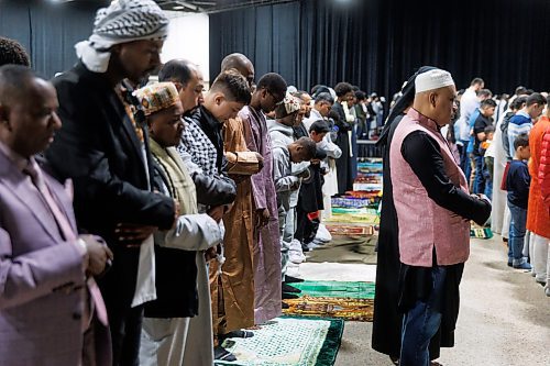 MIKE DEAL / FREE PRESS
Thousands take part in the Eid Mubarak prayer at RBC Convention Centre Wednesday morning marking the end of the month of Ramadan.
240410 - Wednesday, April 10, 2024.