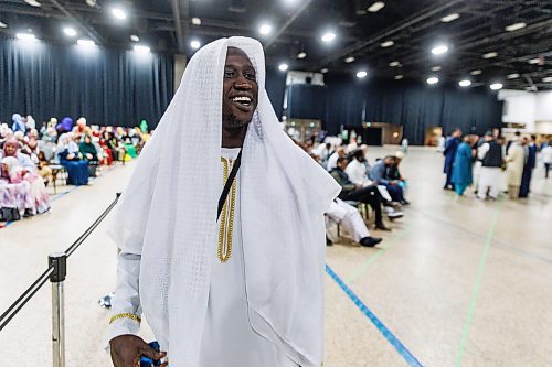 MIKE DEAL / FREE PRESS
Muhammad Ayii talks about Eid Mubarak Wednesday morning before the payer.
Thousands take part in the Eid Mubarak prayer at RBC Convention Centre Wednesday morning marking the end of the month of Ramadan.
240410 - Wednesday, April 10, 2024.