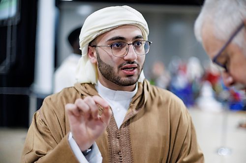 MIKE DEAL / FREE PRESS
A. J., 23, from Jordan who is here as a student at the UofM, talks about Eid Mubarak Wednesday morning before the payer.
Thousands take part in the Eid Mubarak prayer at RBC Convention Centre Wednesday morning marking the end of the month of Ramadan.
240410 - Wednesday, April 10, 2024.