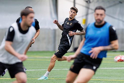 MIKE DEAL / FREE PRESS
Valour FC midfielder Diogo Ressurrei&#xe7;&#xe3;o (20) during practice at the WSF Soccer South Thursday.
240411 - Thursday, April 11, 2024.