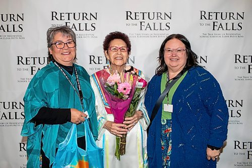 BROOK JONES / FREE PRESS
Dee Thomas (left) and Bonnie Kehler (right) are pictured with Elder Betty Ross (middle) after presenting her with flowers at the red carpet gala during the screening of Return to the Falls, which is a docudrama following the life story of Ross, who is a residential school survivor, at the Park Theatre in Winnipeg, Man., Wednesday, April 10, 2024. The red carpet gala was hosted by Cross Lake First Nation and Black Badge Studios.