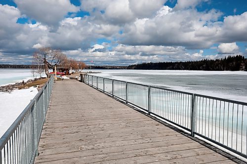 11042024
Ice still covers Clear Lake at the Wasagaming pier in Riding Mountain National Park on a mild Thursday. 
(Tim Smith/The Brandon Sun)