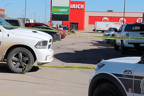 A man suffered serious injuries after he was stabbed in the parking lot of a Smitty's restaurant at 1017 St. James St. just after midnight on April 14, 2024. (Tyler Searle / Winnipeg Free Press)