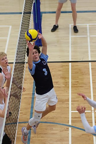 Junior Martine sets for the Brandon Volleyball Club 17U boys at their home tournament at the Healthy Living Centre on Sunday. (Thomas Friesen/The Brandon Sun)