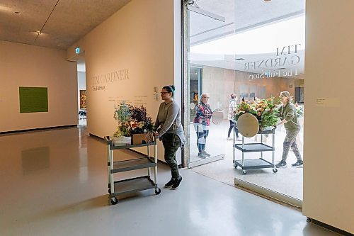 MIKE DEAL / FREE PRESS
A fresh arraignment of flowers arrive&#x2019;s for display.
109 professional and amateur florists will interpret 94 artworks in the WAG-Qaumajuq collection, filling the galleries with fresh flowers.
240418 - Thursday, April 18, 2024.