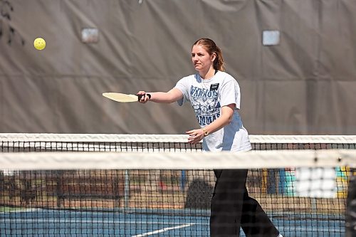 22042024
Sister Williams, a missionary through The Church of Jesus Christ of Latter-day Saints, plays pickleball with fellow missionaries at the courts in Stanley Park on a warm Monday afternoon. 
(Tim Smith/The Brandon Sun)