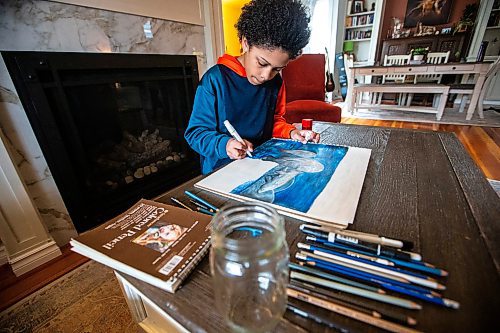 MIKAELA MACKENZIE / FREE PRESS

Callan Thompson, an 11-year-old Grade 5 student responsible for Callan's Art (a year-old biz marketing Callan's artwork as greeting cards and prints), draws at home on Friday, April 19, 2024. 

For intersection story.