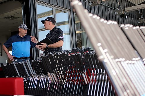 Rob McMillan of Titleist spent the afternoon fitting golfers into new clubs at Shanks Driving Range and Grill on Wednesday. The former playing professional is now focused on optimizing local players' games with clubs that fit their swing from beginners to elite ball strikers. (Thomas Friesen/The Brandon Sun)