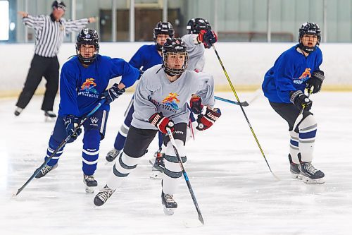 MIKE DEAL / FREE PRESS
Jessie DeCraene in the grey jersey, takes part in the Manitoba High School Women&#x2019;s Hockey League rookie showcase tournament Thursday afternoon at the Southdale Arena.
240425 - Thursday, April 25, 2024.