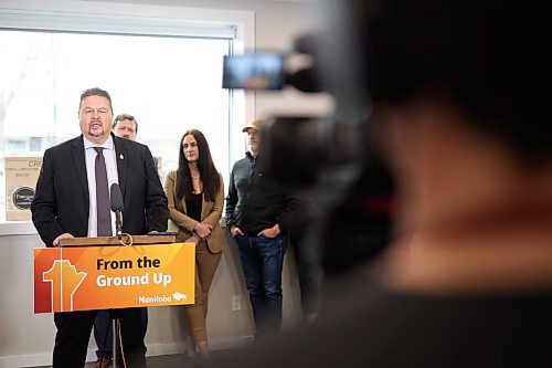 29042024
Provincial Municipal and Northern Relations Minister Ian Bushie announces a new community development program at the Brandon Neighbourhood Renewal Corporation on Monday.
(Tim Smith/The Brandon Sun)
