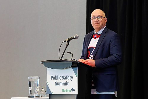 MIKE DEAL / FREE PRESS
Mayor Scott Gillingham speaks during the opening remarks of Public Safety Summit taking place at the RBC Convention Centre.
240430 - Tuesday, April 30, 2024.