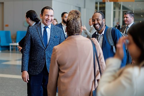 MIKE DEAL / FREE PRESS
Premier Wab Kinew chats with attendees after the opening remarks of Public Safety Summit taking place at the RBC Convention Centre.
240430 - Tuesday, April 30, 2024.