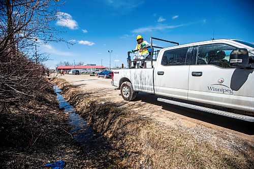 MIKAELA MACKENZIE / FREE PRESS

Ground crews demonstrate spraying a ditch during insect control season on Tuesday, April 30, 2024.  


For Malak story.