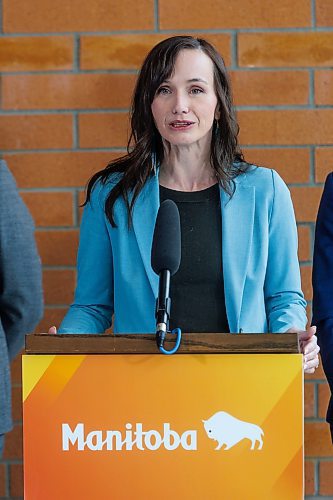 MIKE DEAL / FREE PRESS
Advanced Education and Training Minister Rénee Cable announces during a media event at the John Buhler Research Centre, 715 McDermot Ave, Wednesday morning, that the Manitoba government is growing its physician workforce by funding more training seats for family physician graduates.
See Carol Sanders story
240501 - Wednesday, May 01, 2024.