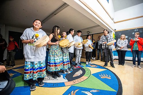 MIKAELA MACKENZIE / FREE PRESS

Sam (10, left) smiles during an honour song with the Rossbrook House hand drum group before new tile mural is unveiled at Rossbrook House on Thursday, May 2, 2024. 


Standup.