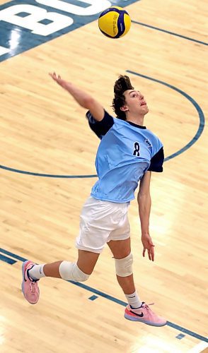 Aiden Wilson of the Brandon Volleyball Club is setting for 18U provincials this weekend. The Vincent Massey Viking has committed to play for the Medicine Hat Rattlers during the 2024-25 Alberta Colleges Athletic Conference season. (Thomas Friesen/The Brandon Sun)