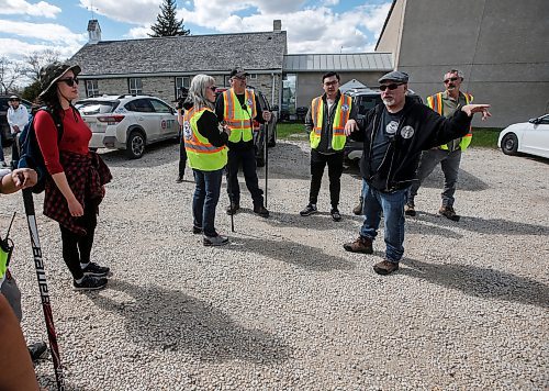 JOHN WOODS / FREE PRESS
Britt Moberg, red, friends, family and the Bear Clan searched near the Red River and Chief Peguis Trail for the remains of her father Earl Morberg who disappeared late December when he wandered away from his home in Winnipeg, Sunday, May 5, 2024.

Reporter: tyler